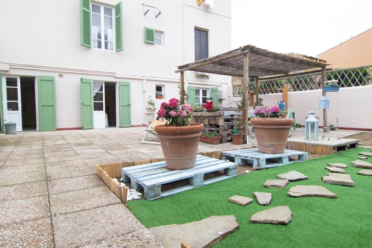 200Metri Dal Mare Raffinato Chalet Con Giardino Lägenhet Marina Di Pisa Exteriör bild
