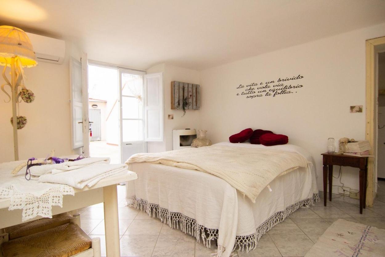 200Metri Dal Mare Raffinato Chalet Con Giardino Lägenhet Marina Di Pisa Exteriör bild